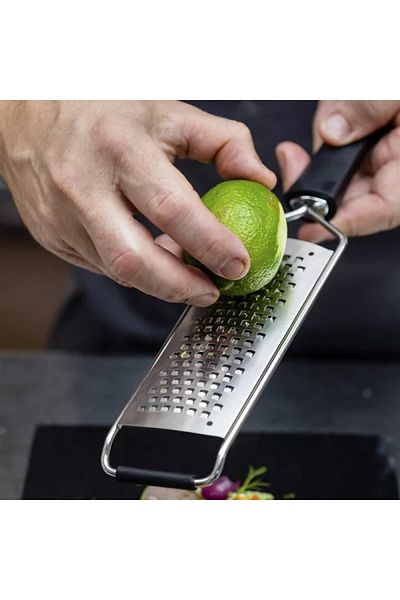 Lacor Stainless steel grater with large grating surface and handle, 23.5x7.5 cm