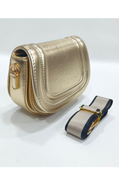 themoiss حقيبة كتف نسائية صغيرة الحجم بحزام من الجلد الصناعي اللامع