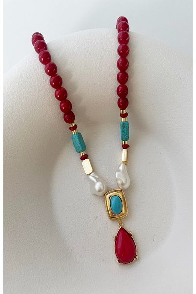 mos&more Elegant Beach Necklace with Red Beads