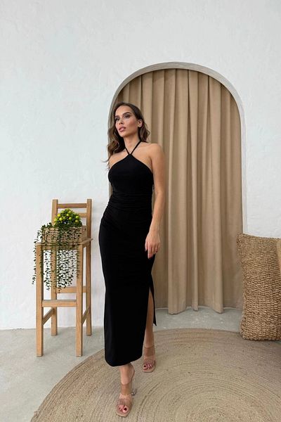 MOZENA Long Sandy Dress with Halter Neckline and Slit Detail