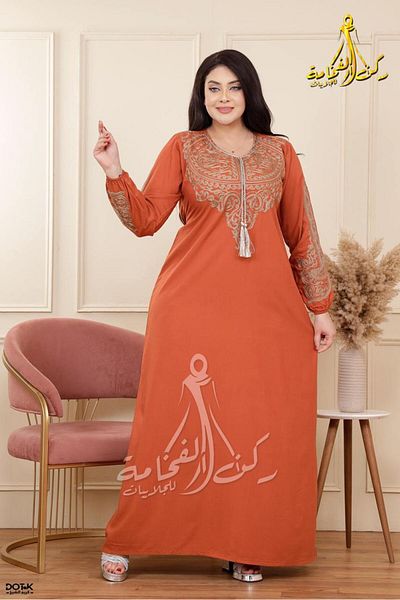 Generies High quality anti-shrink cotton Arab jalabiya with a wonderful design. Anti-shrink cotton with a belt in the middle and elastic on the sleeves.