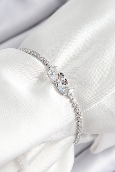 Skygo Pirinç Zirkon Taşlı Kuğu Model Gümüş Renk Asansörlü Kadın Bileklik - TJ...