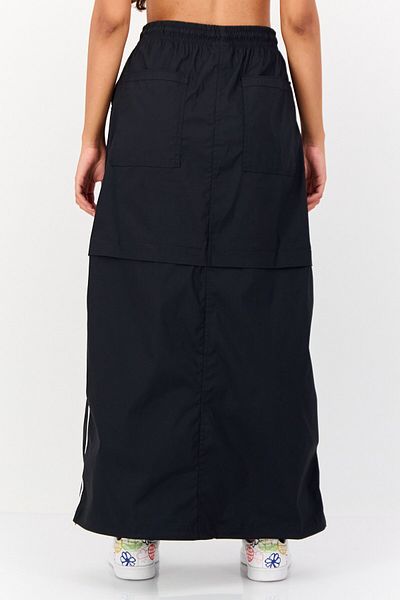 Nike Women Loose Fit Outdoor Skirt, Black