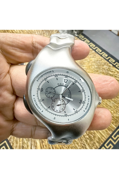 Choice ساعة كوارتز أصلية بتصميم عتيق فضي اللون باللون الأبيض الفضي من Alien y...