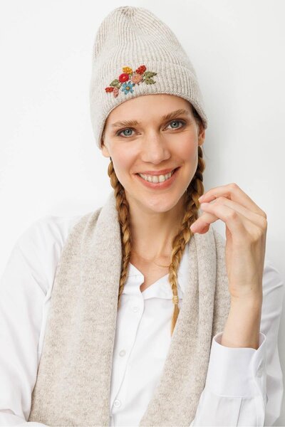 Desen Triko Women's Rococo Embroidery Embroidered Wool Beret V.Beige