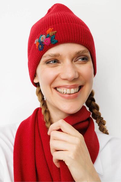 Desen Triko Women's Rococo Embroidery Embroidered Wool Beret K.Red