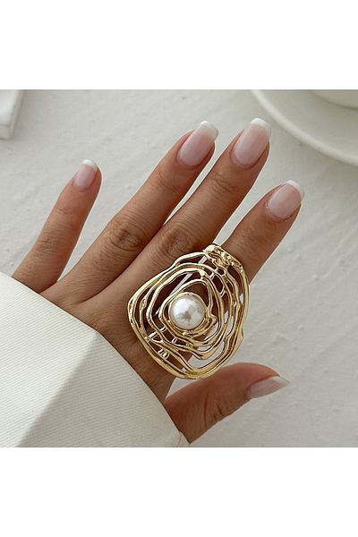 Choice Gold Color Ingemark Creative Hollow Wrapped Inlaid Imitation Pearls Rings Women Fashion Statement Vi