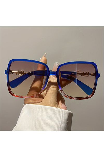 Choice Blue Retro Two-Tone Fashion Sunglasses - Lightweight Design, Oversized Blue & Red Frame, Gradient Le