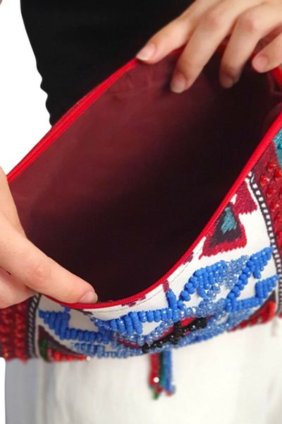 Uretti - Sümeyya 2589 2333 Geantă clutch cu ciucuri neagră brodata cu mărgele cu model etnic Kilim