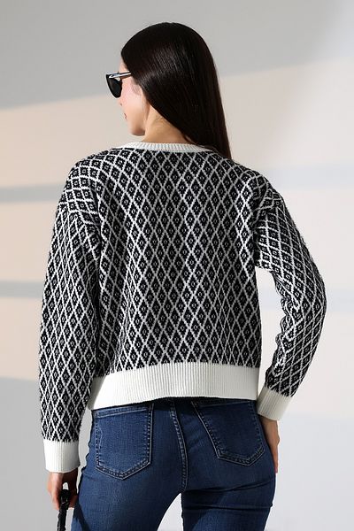 ALCHON Round Neck Long Sleeve Buttoned Diamond Jacquard Patterned Furry Soft Textured Knitwear Cardigan