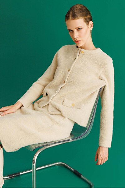 Desen Triko Women's Crew Neck Metal Button Aphrodite Short Knitwear Jacket Beige