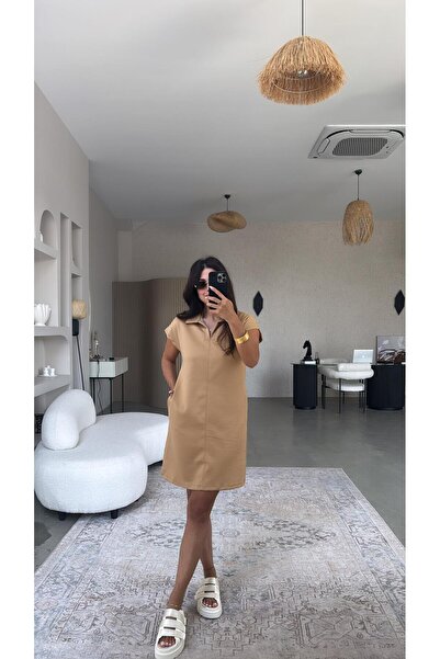 Buket Teke Rochie cu guler polo Camel