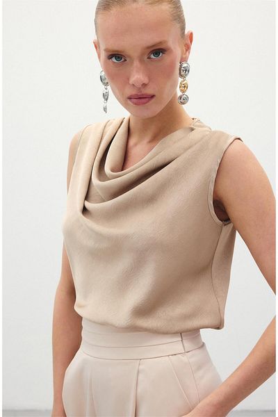 Sateen Chandelier Collar Satin Blouse - Mink