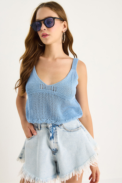 Bianco Lucci Kadın Ajurlu Askılı Crop Triko Bluz 20251031