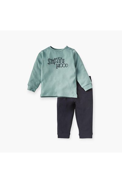 Juniors Typographic Print Long Sleeves T-shirt and Pyjama Set