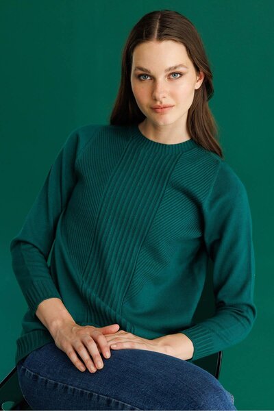 Desen Triko Women's Crew Neck Striped Front Knitted Sweater Ö.Başı