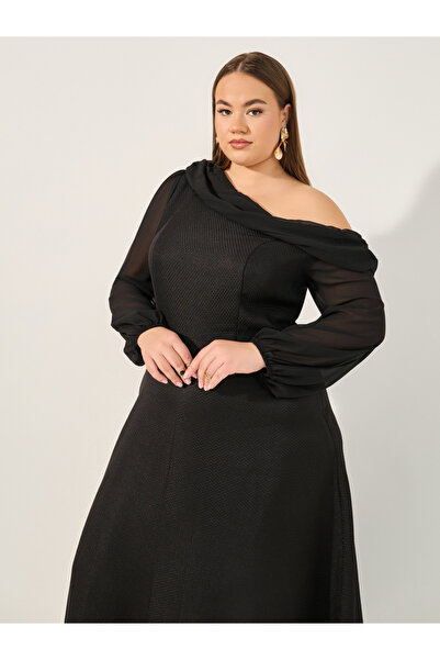 Styli Plus Size Asymmetric Neckline Balloon Sleeve A-Line Maxi Dress