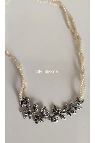Bujiteri Handmade Pearl Bead Cloth Leaf Metal Detail Women's Elegant Invitation Necklace Stylish Special Design