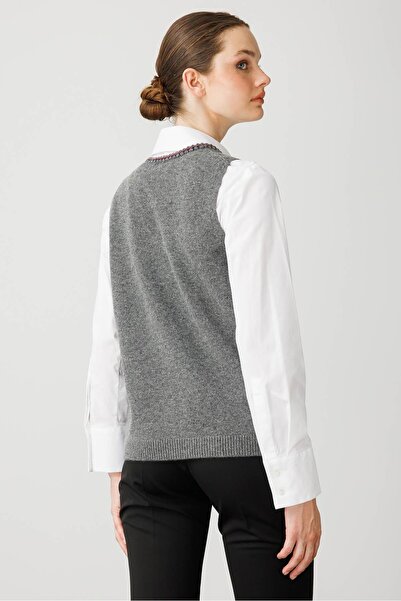 Desen Triko Kadın Sıfır Yaka Cebi ve Yakası Renkli Tığlamalı Yün Süveter Füme