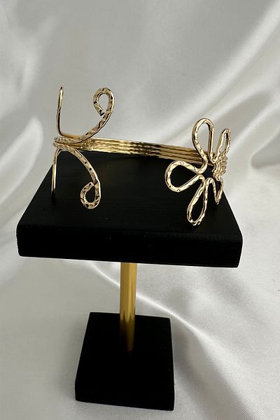 Modex Gold Color Clover Flower Detail Adjustable Arm Accessory (Diameter: 9cm)