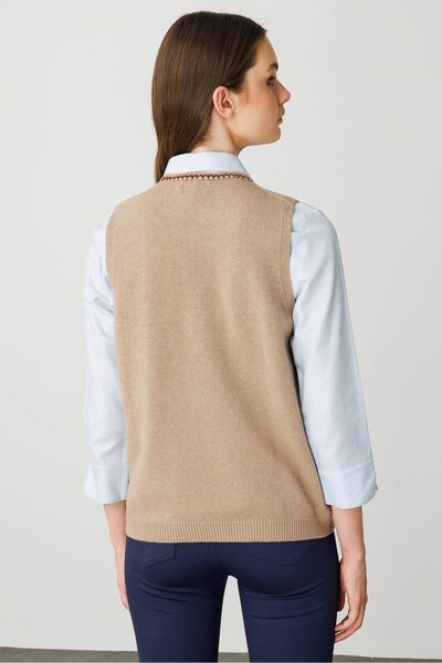 Desen Triko Women's Crew Neck Pocket and Collar Colorful Crocheted Wool Sweater Beige