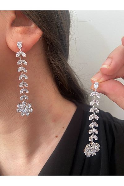 ER TAKI Stoned Silver Color Long Dangle Stylish Flower Party Engagement Henna Wedding Wedding Evening Dress Earrings