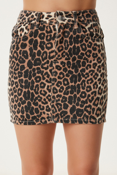 Happiness İstanbul Women's Black Beige Leopard Patterned Mini Gabardine Skirt Gp00024