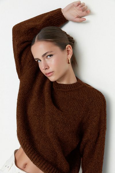 Trendyol Collection Кафяв широк плетен пуловер с мека текстура TWOAW23KZ00185