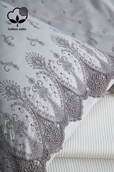 Nazik Home Emma Lacy - Double 7-Piece Duvet Cover and Pike Set