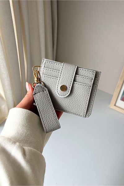 Yuka Atelier Portofel minim Velina cu breloc și detaliu suport card