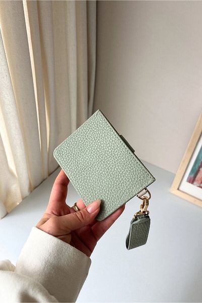 Yuka Atelier Portofel minim Velina cu breloc și detaliu suport card