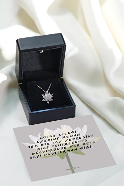 Şimal Silver 925 Ayar Gümüş Işıklı Kutuda 4 Katlı Beyaz Lotus Çiçeği Kolye