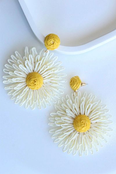 Leo'Stone New Season Large Straw Daisy Design Summer Lightweight Women's Earrings