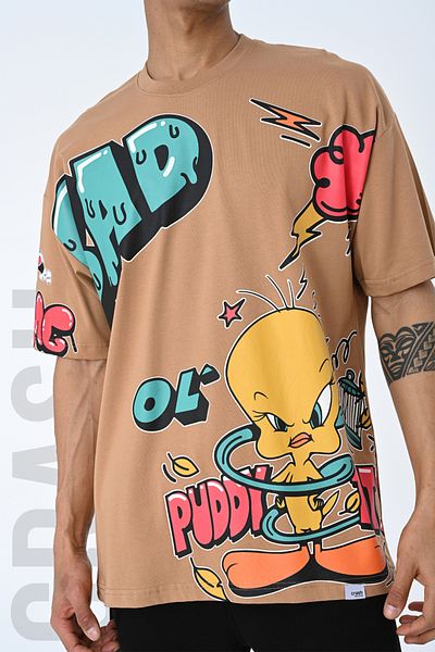 AMAZING CRASH Μπλουζάκι Unisex με στάμπα σε καφέ λαιμόκοψη