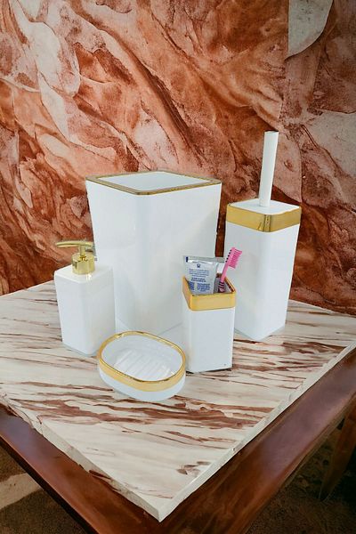 İmera Acrylic 5 Piece Square Bathroom Set Bright