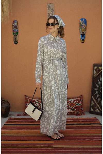 Fatma Atasoy Φόρεμα με γκρι φλοράλ σχέδιο βισκόζης
