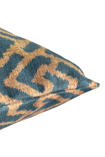 Bally Home Raschel Special Patterned Square Throw Pillow Cover