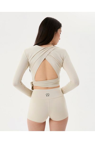 Ayma Active Κρεμ μακρυμάνικη μπλούζα με λεπτομέρεια με ντραπέ