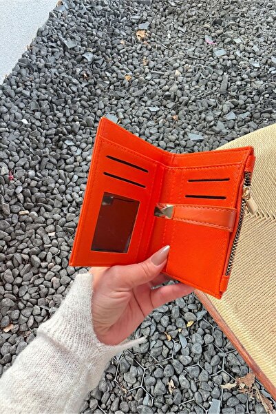 Yuka Atelier Πορτοφόλι Ruby μεσαίου μεγέθους από συνθετικό δέρμα με καπιτονέ λεπτομέρεια