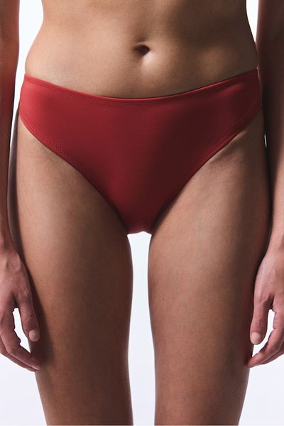 Penti Zimtfarbener Slip-Bikinihose mit mittlerer Taille