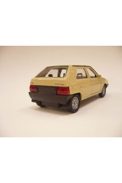 WELLY Skoda Favorit 1/38 11 cm Scale Diecast Metal Model Pull Drop Car Blue