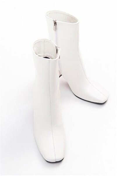 Zoe3 Style Kadın TLL Beyaz Kırışık Rugan Kalın Topuk Bot