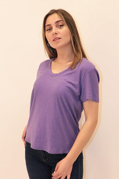 RICH GİYİM Πλούσιο γυναικείο βιολογικό μπλουζάκι με λαιμόκοψη 100% βαμβάκι