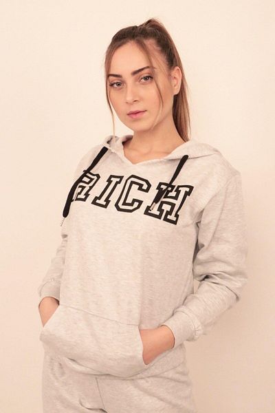 RICH GİYİM Hanorac cu glugă cu imprimeu bogat pentru femei