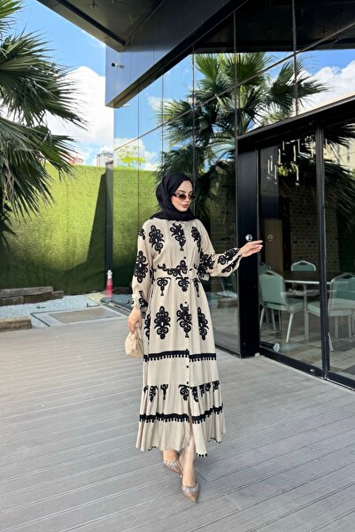 Mezka فستان فيسكوز طويل الأكمام منقوش عرقيًا مع حزام