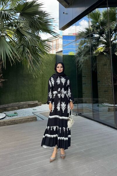 Mezka فستان فيسكوز طويل الأكمام منقوش عرقيًا مع حزام