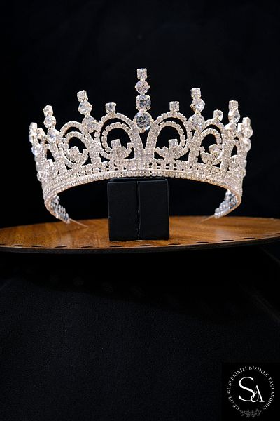SimgeAksesuar Crystal Stone Fashionable and Elegant Bridal Tiara
