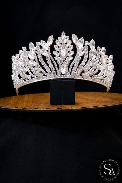 SimgeAksesuar Crystal Stone Fashionable and Elegant Bridal Tiara
