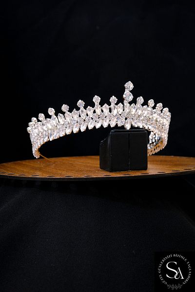 SimgeAksesuar Crystal Stone Fashionable and Elegant Bridal Tiara