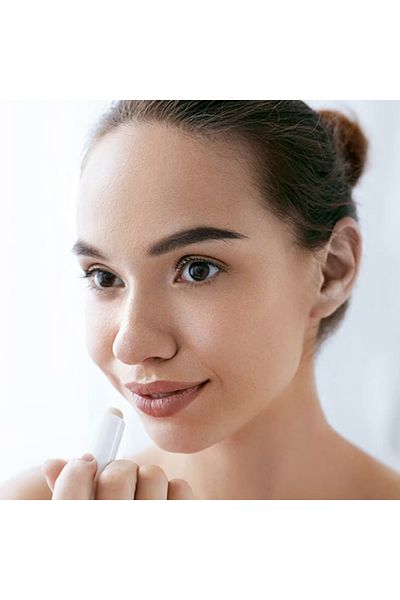 BioNike حذاء بروكسيرا بغطاء للرأس سعة 4.5 مل - عصا مرطب الشفاه المجددة